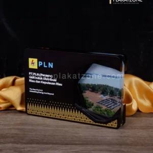 Plakat Kayu Akrilik Unit Distribusi PT PLN Riau