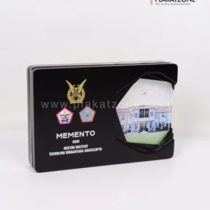 Plakat Kayu Akrilik Rektor Institut Teknologi Dirgantara Adisutjipto